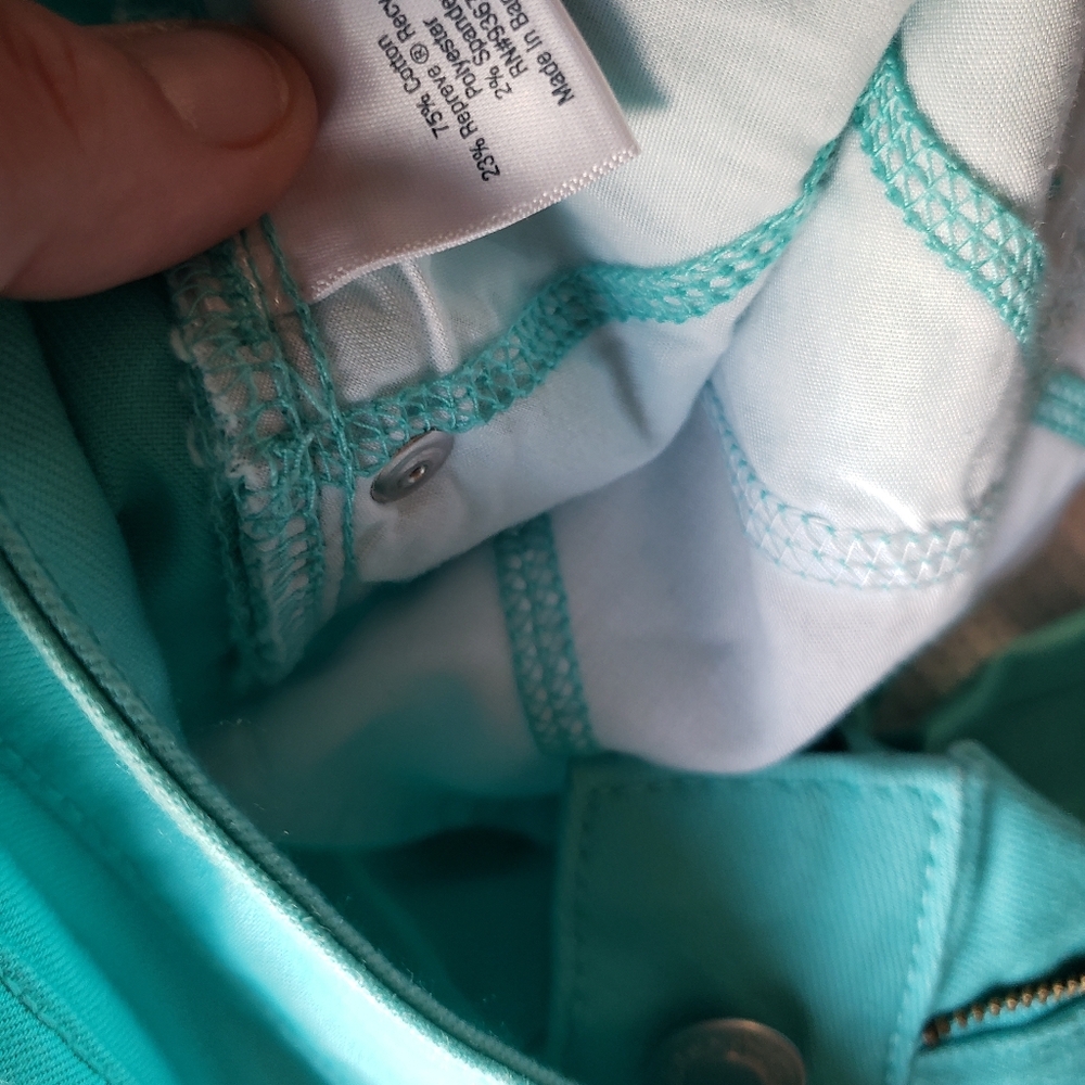Capris - Picture 5 of 5